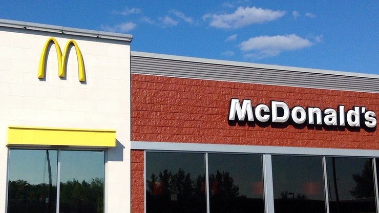 McDonald’s chce otworzyć lokal w Watykanie. Kardynałowie protestują