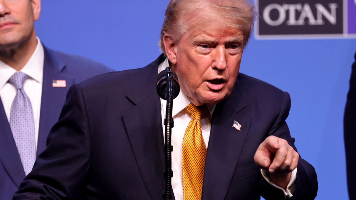 Trump: USA gotowe zniszczyć Iran w razie zamachu, zaprzecza roli Izraela