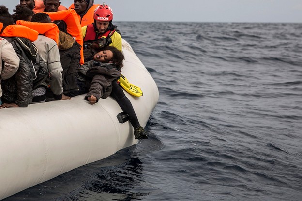 12 migrantów zginęło w wyniku zatonięcia łodzi u wybrzeży Grecji