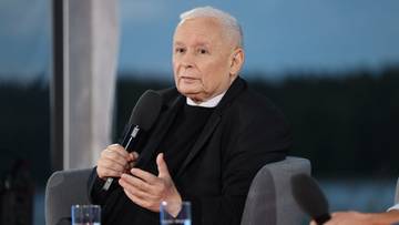 Seria ataków w szkołach. Jarosław Kaczyński wskazuje na Rosję