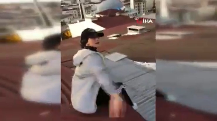 Turcja. 23-letnia TikTokerka spadła z dziewiątego piętra. Zginęła nagrywając filmik