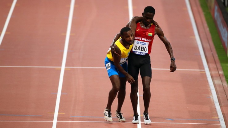 MŚ Doha 2019: Piękny gest biegacza! Pomógł rywalowi dotrzeć do mety