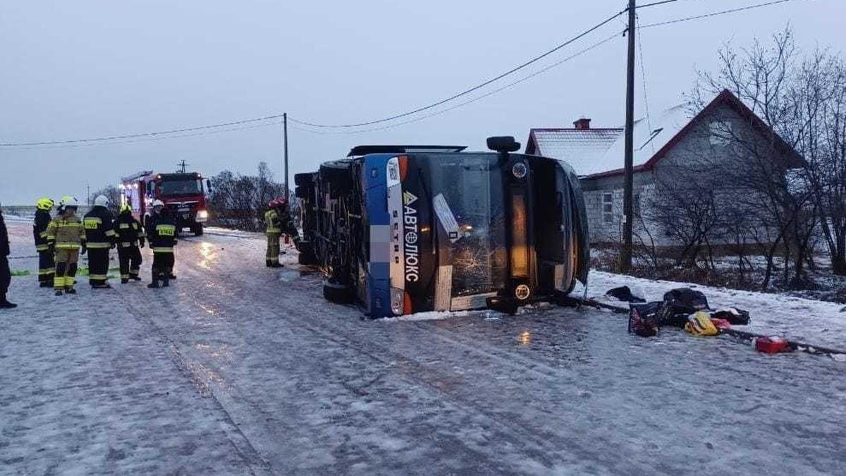 Wypadek autobusu na Lubelszczyźnie. 20 osób trafiło do szpitala