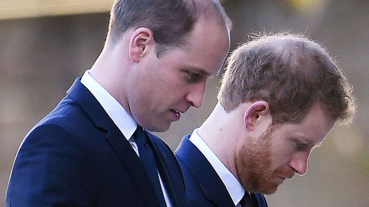 Czy Harry i William pogodzą się po pogrzebie? Biograf księcia Karola widzi jeden warunek