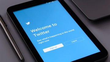 Rosja ograniczyła prędkość Twittera. Serwis "głęboko zaniepokojony" takimi działaniami
