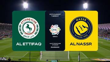 Grafika zapowiadająca mecz piłkarski pomiędzy drużynami Al-Ettifaq i Al-Nassr, z widocznym w tle oświetlonym stadionem