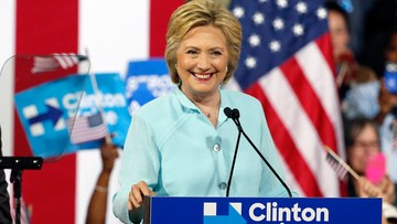 Clinton oficjalnie kandydatką Demokratów na prezydenta. Demonstracja zwolenników Sandersa