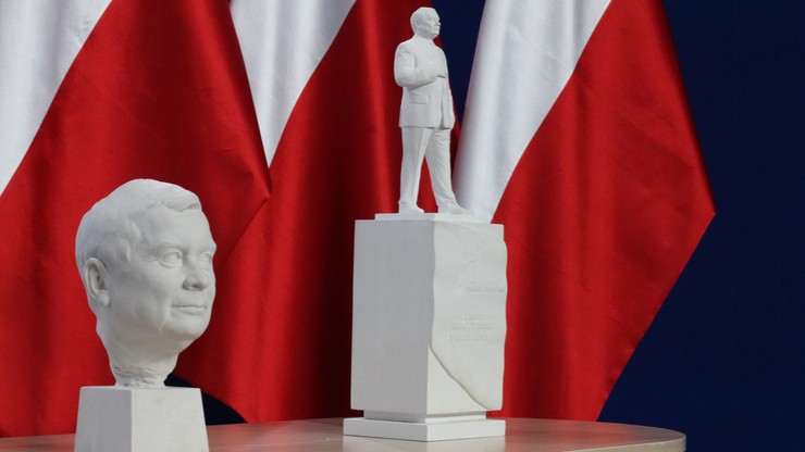 Wojewoda mazowiecki wydał zgodę na budowę pomnika Lecha Kaczyńskiego. Odsłonięcie za miesiąc