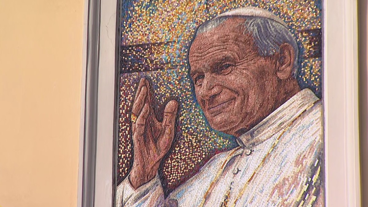 Spór o Jana Pawła II przybiera na sile. Głos zabrał nawet papież Franciszek