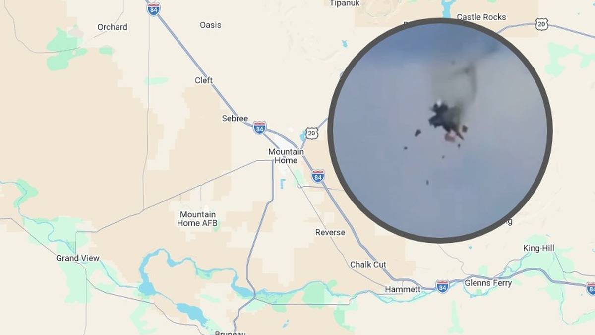 Katastrofa lotnicza na pokazach w USA. Myśliwce zderzyły się w powietrzu