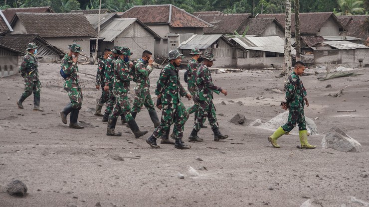 Indonezja. Rośnie liczba ofiar erupcji wulkanu Semeru. Nie żyją 22 osoby
