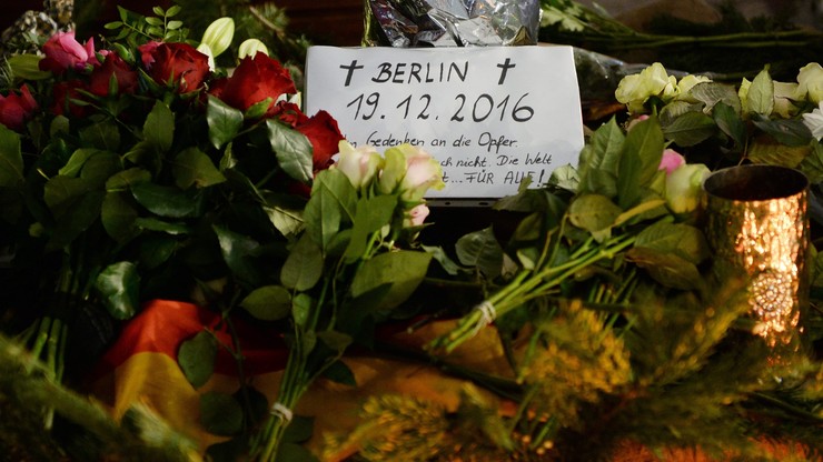 Szef niemieckiego MSW: sprawca zamachu w Berlinie zbiegł