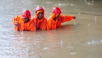 Powodzie w centrum Chin, zginęły 22 osoby