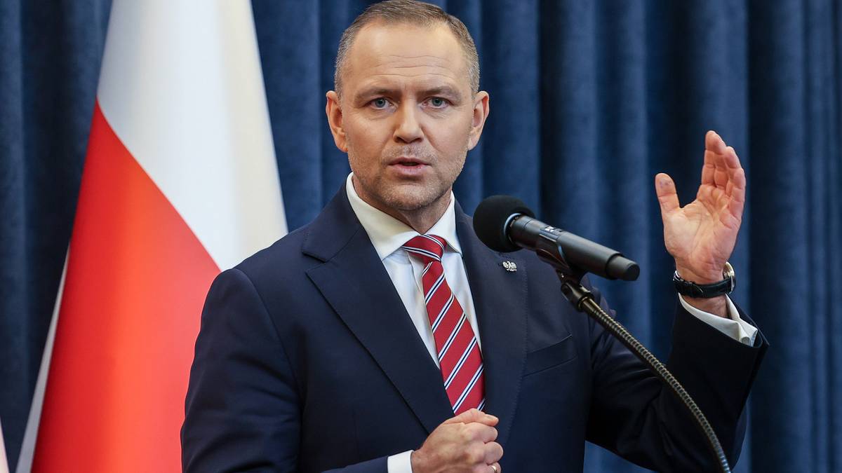 Czy Nawrocki powinien podpisać ustawę o SAFE? Polacy zabrali głos w sondażu