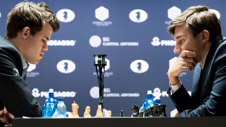 MŚ w szachach: Remis Carlsena z Karjakinem w dziewątej partii