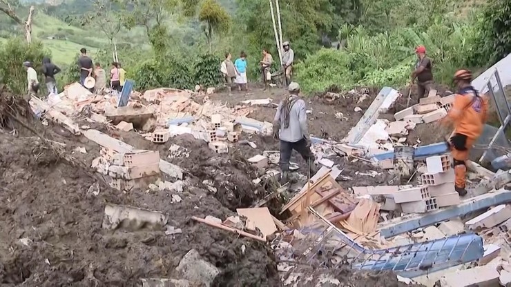 Kolumbia. Osuwisko zeszło na budynek szkoły. Troje dzieci nie żyje