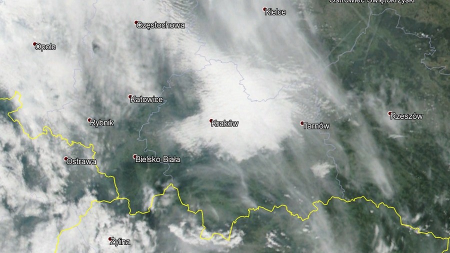 Zdjęcie satelitarne południowej Polski w dniu 26 września 2017 roku. Fot. NASA.