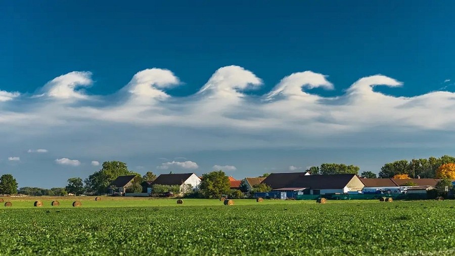 Chmury Kelvina-Helmholtza nad południowymi Czechami. Fot. Instagram / @galicz.
