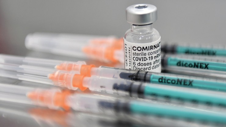 Świat walczy z koronawirusem. Gdzie wykonano najwięcej szczepień?