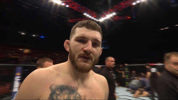 UFC w Petersburgu: Piorunujący nokaut Oleksiejczuka w 44. sekundzie! (WIDEO)