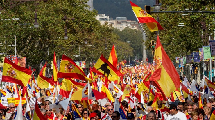 Rząd Hiszpanii zapowiada działania przeciw katalońskiej rezolucji negującej monarchię