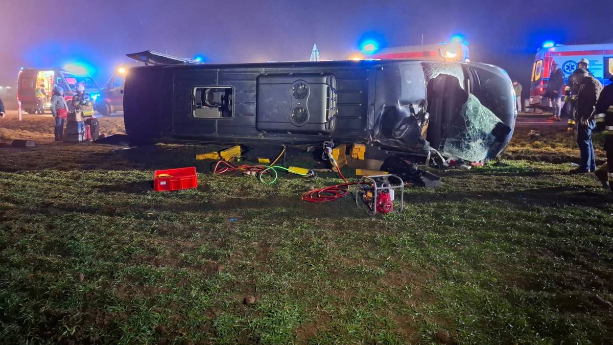 Wypadek busa w Świętokrzyskiem. Jest wielu rannych