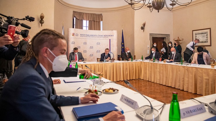 Czechy. Komisja Senatu uznała gotowość do przekazania prerogatyw prezydenta
