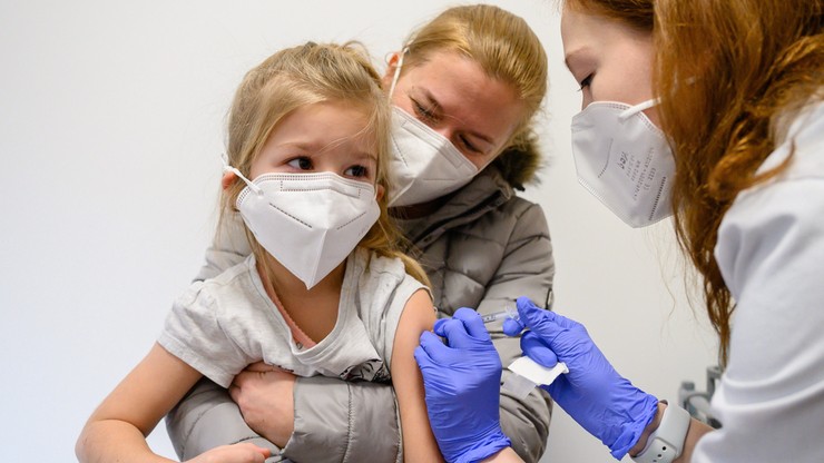 Pfizer: szczepionka przeciw COVID-19 dla dzieci nie jest skuteczna w przedziale wiekowym 2-5 lat