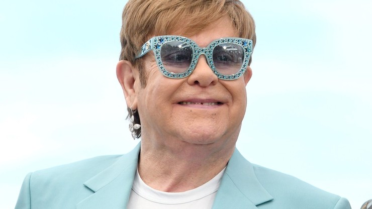 Elton John oskarża Watykan o hipokryzję. Chodzi o pary homoseksualne