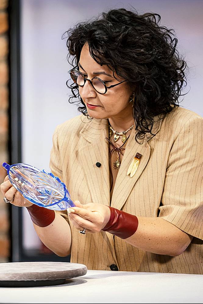 „Łowcy skarbów. Kto da więcej”: Żardiniera, obraz i klejnot