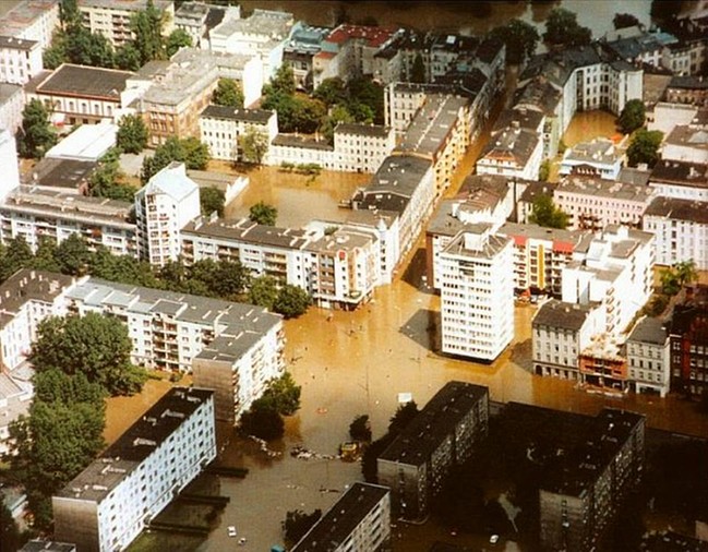 ​Powódź we Wrocławiu w 1997 roku. Fot. Breslau / Facebook / fotopolska.eu