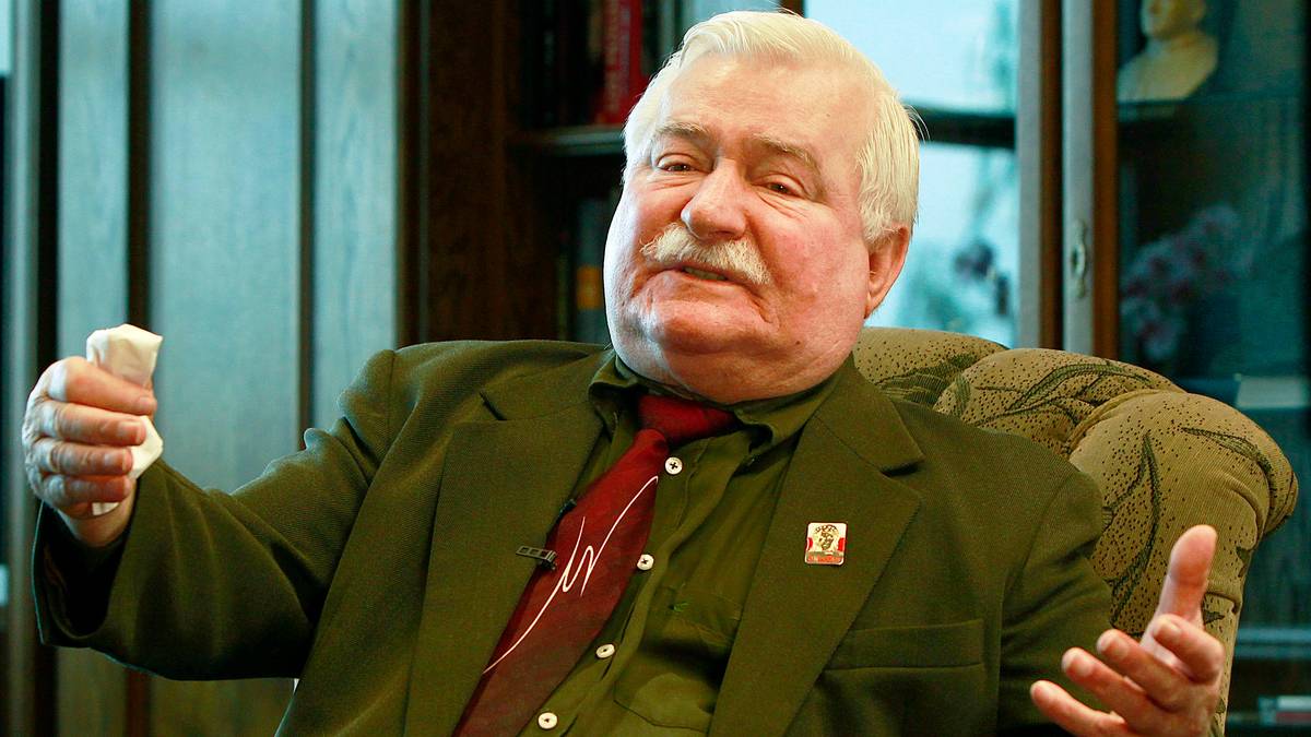 Lech Wałęsa tłumaczy się z ułaskawienia "Słowika". "Żadnych pieniędzy za to nie otrzymałem"