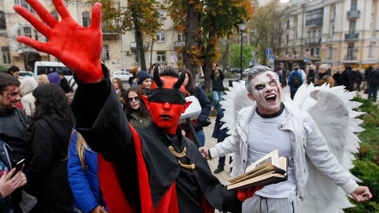 Egzorcyści ostrzegają przed Halloween. "Grozi otwarciem się na działanie złych duchów"