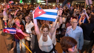 Jedni płaczą, inni świętują na ulicach. Skrajne reakcje po śmierci Fidela Castro