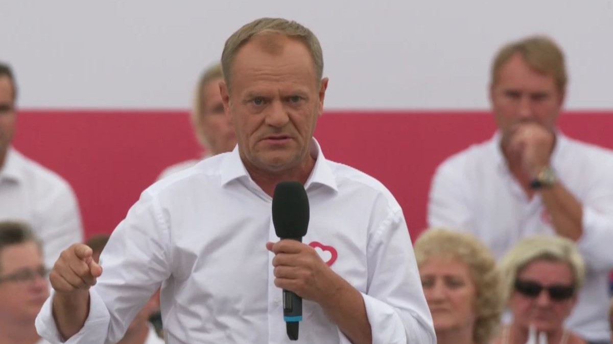 Włocławek. Donald Tusk: Janusz Kowalski jest kwintesencją tego, co PiS wymyśla w Polsce