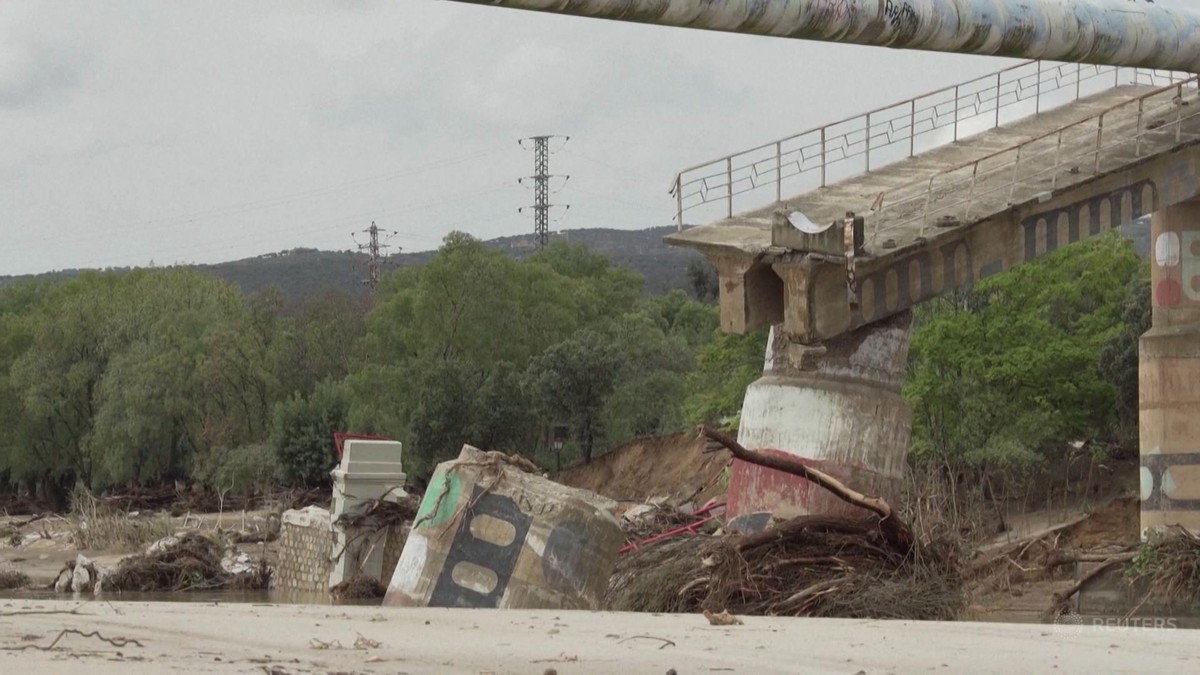 Zniszczenia po przejściu fali powodziowej w Hiszpanii