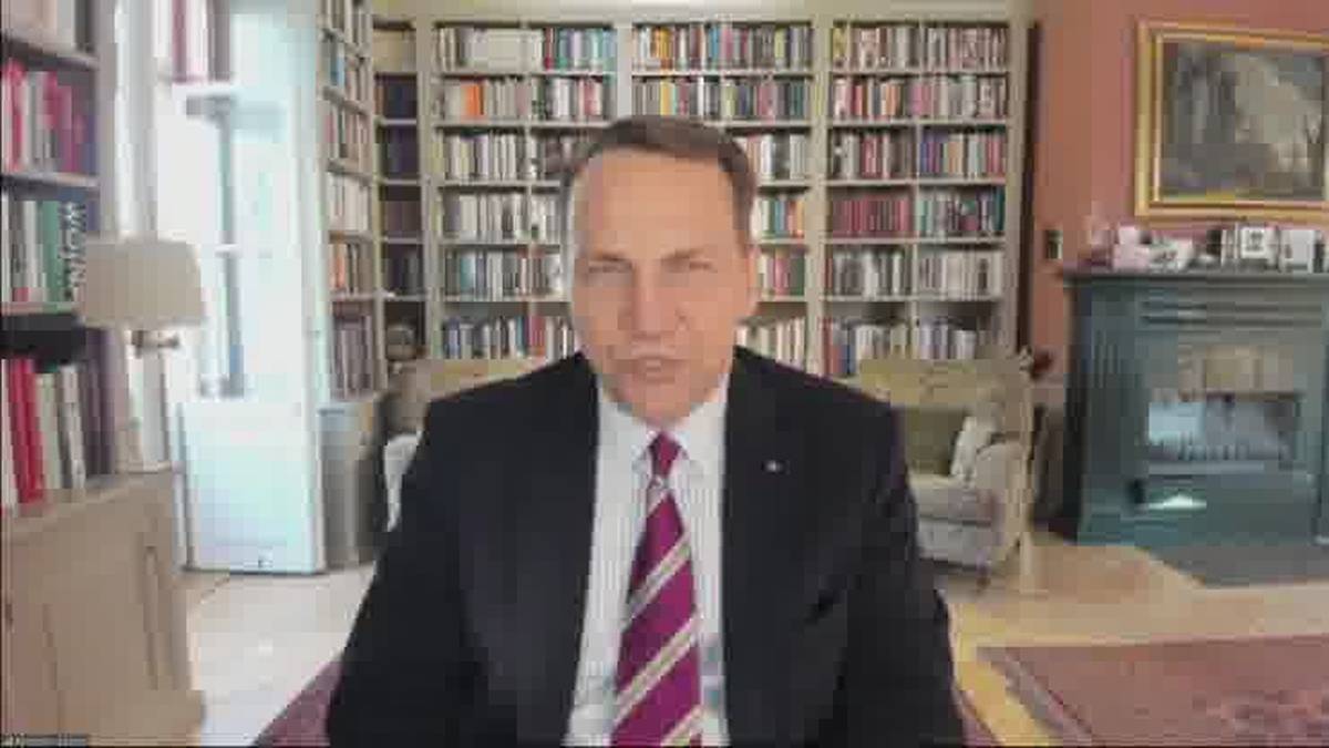 Sikorski skomentował wizytę Nawrockiego w USA. "Dość  ryzykowny, kampanijny ruch"
