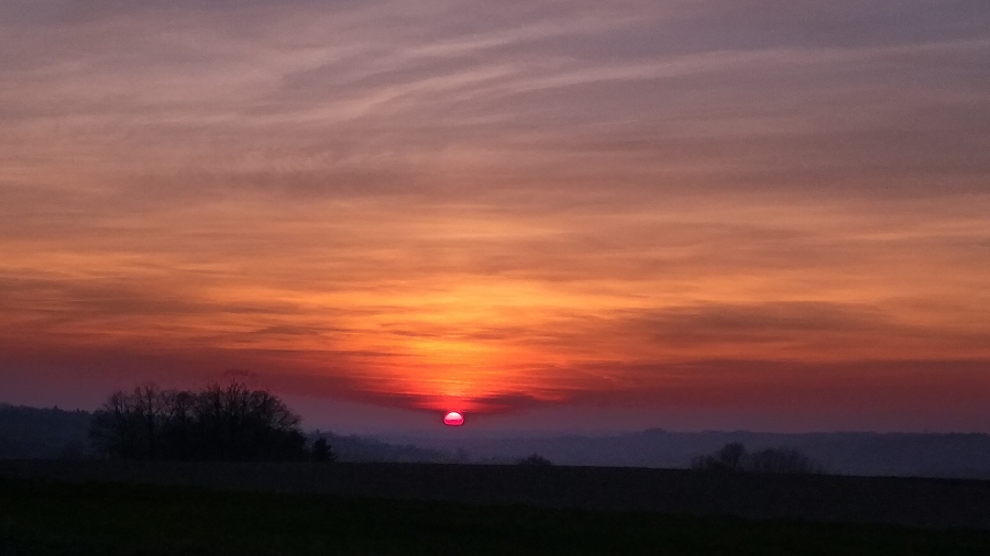 Zachód Słońca w Bieczu w woj. małopolskim. Fot. Majka / TwojaPogoda.pl