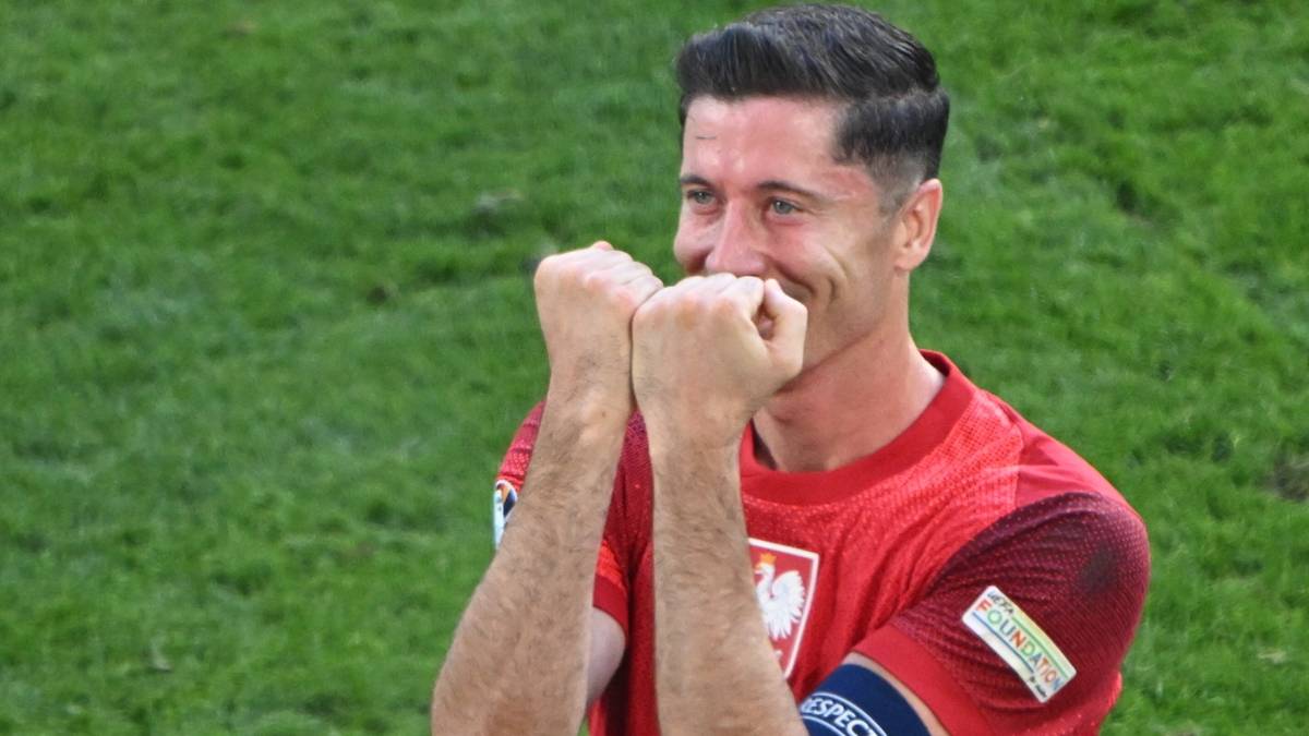 Robert Lewandowski w objęciach żony. Anna opublikowała zdjęcie