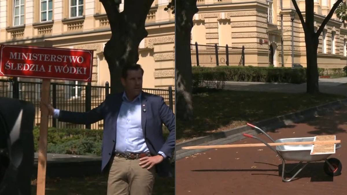 Bocheński i Ozdoba zaskoczyli przed KPRM. Przyszli z "prezentem" dla premiera