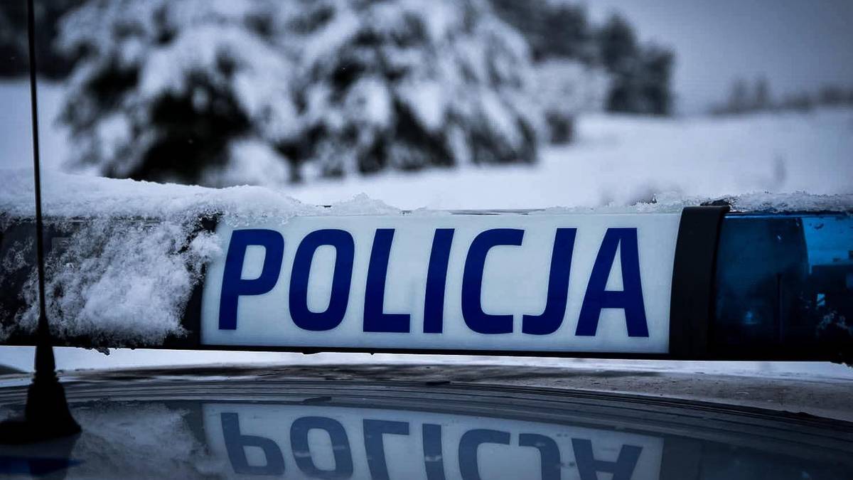 Dziecko wypadło z czwartego piętra. Ojcu postawiono zarzuty