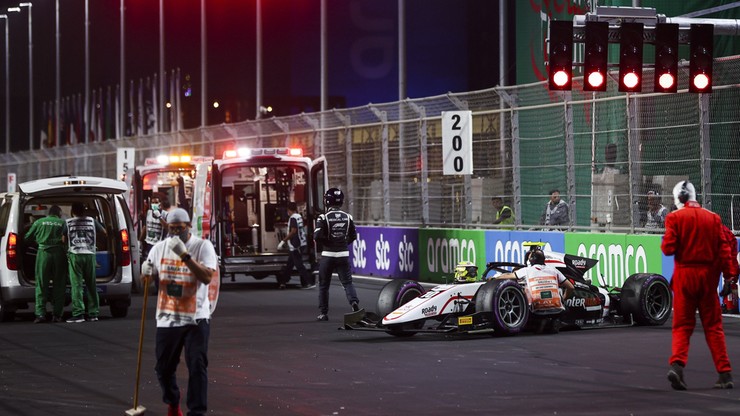 Arabia Saudyjska. Wypadek podczas wyścigu Formuły 2. Obaj kierowcy w szpitalu
