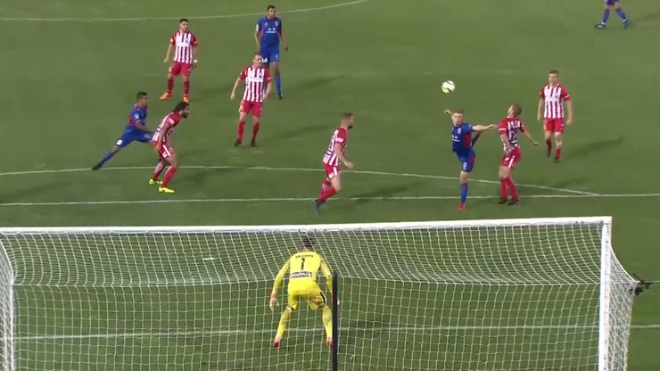 Szalony skorpion z linii pola karnego! Kosmiczny gol w Australii (WIDEO)