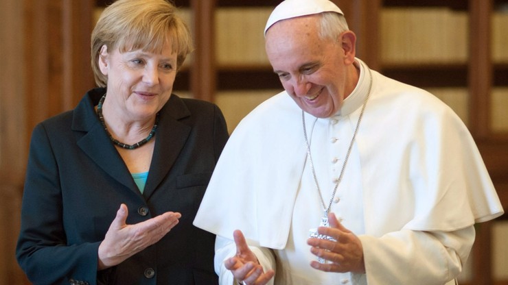 Merkel, Tusk i Juncker na ceremonii wręczenia papieżowi nagrody Karola Wielkiego
