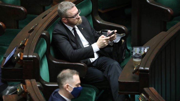 Grzegorz Braun upomniany przez wicemarszałka Sejmu za brak maseczki