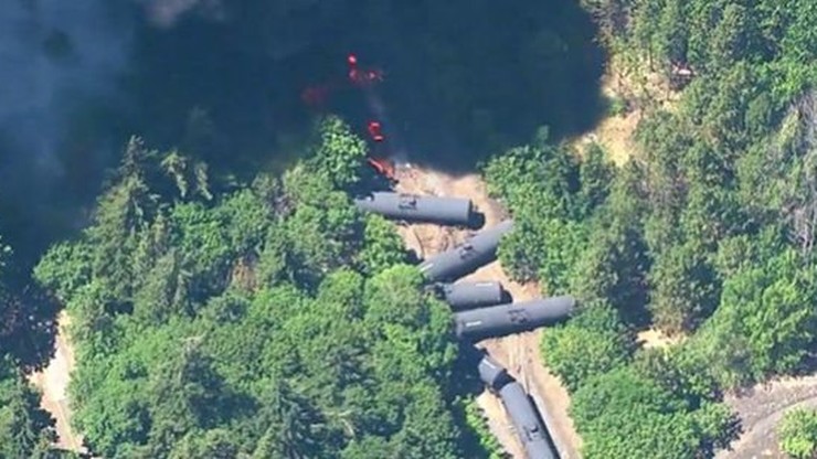 USA: pożar pociągu z ropą naftową