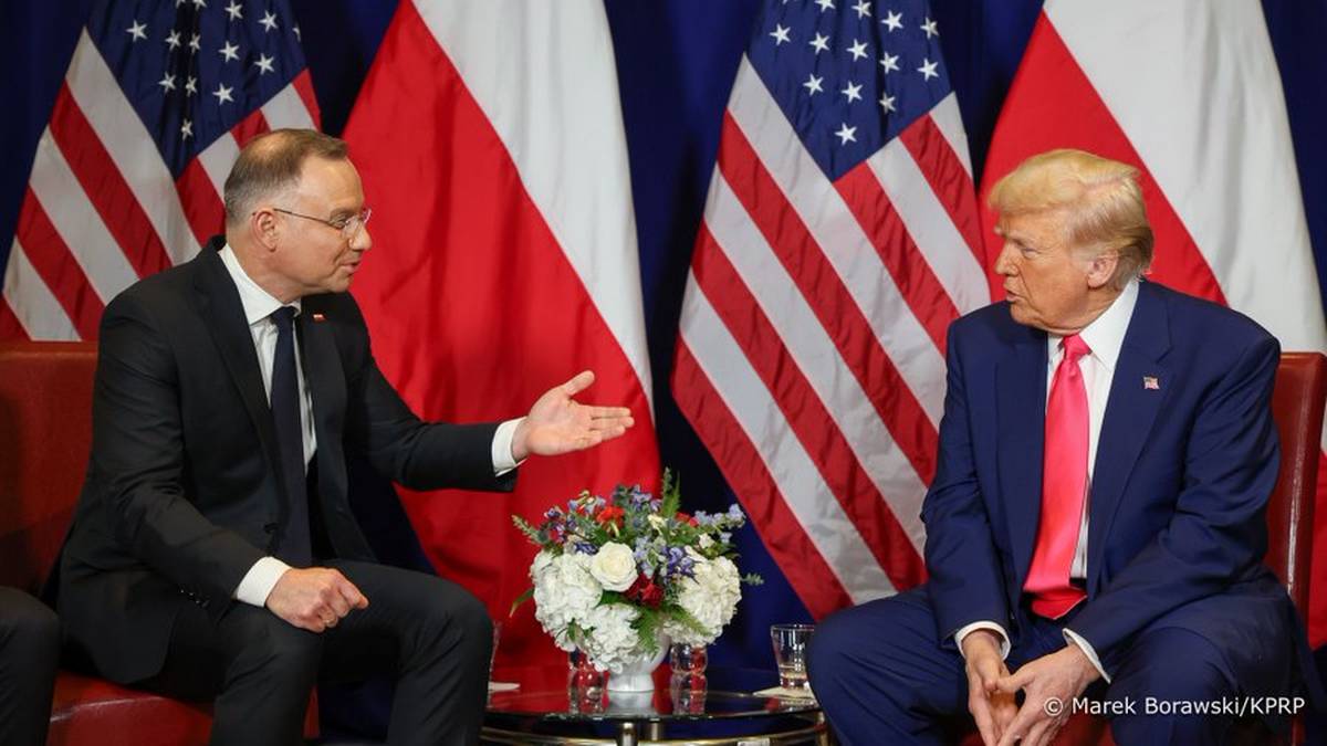 Donald Trump spotkał się z Andrzejem Dudą. "Potwierdził umacnianie obecności armii USA"