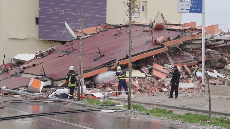 Nakazy aresztowania po trzęsieniu ziemi. W kataklizmie zginęło 51 osób