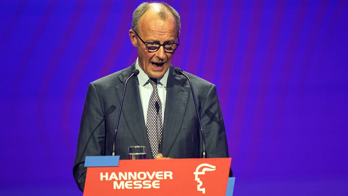 Friedrich Merz przemawia za m&oacute;wnicą