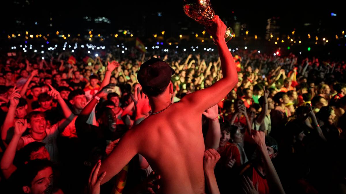 Two Fans Die Celebrating Spain's World Cup Final Victory